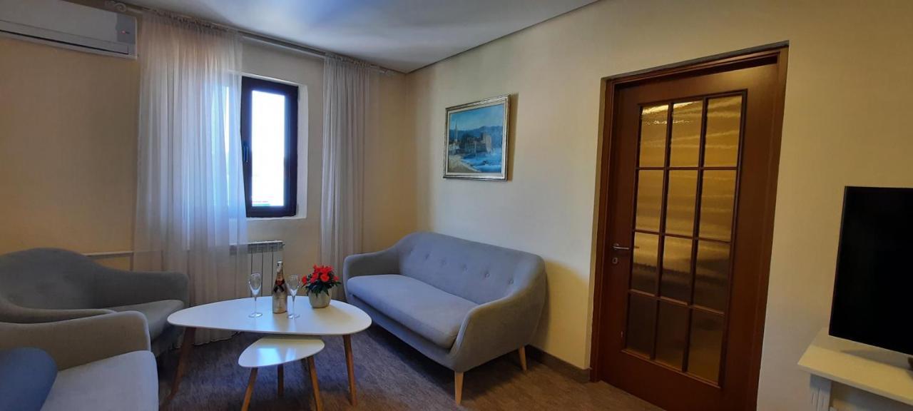 Ambassador Apartments Petrovac Dış mekan fotoğraf