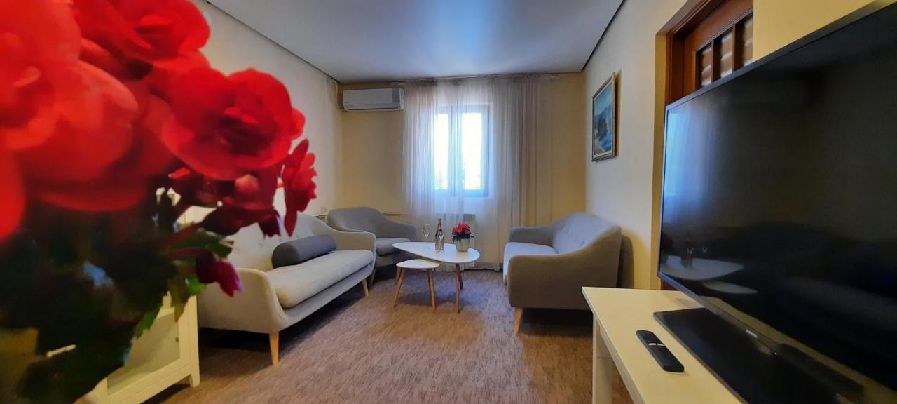 Ambassador Apartments Petrovac Dış mekan fotoğraf